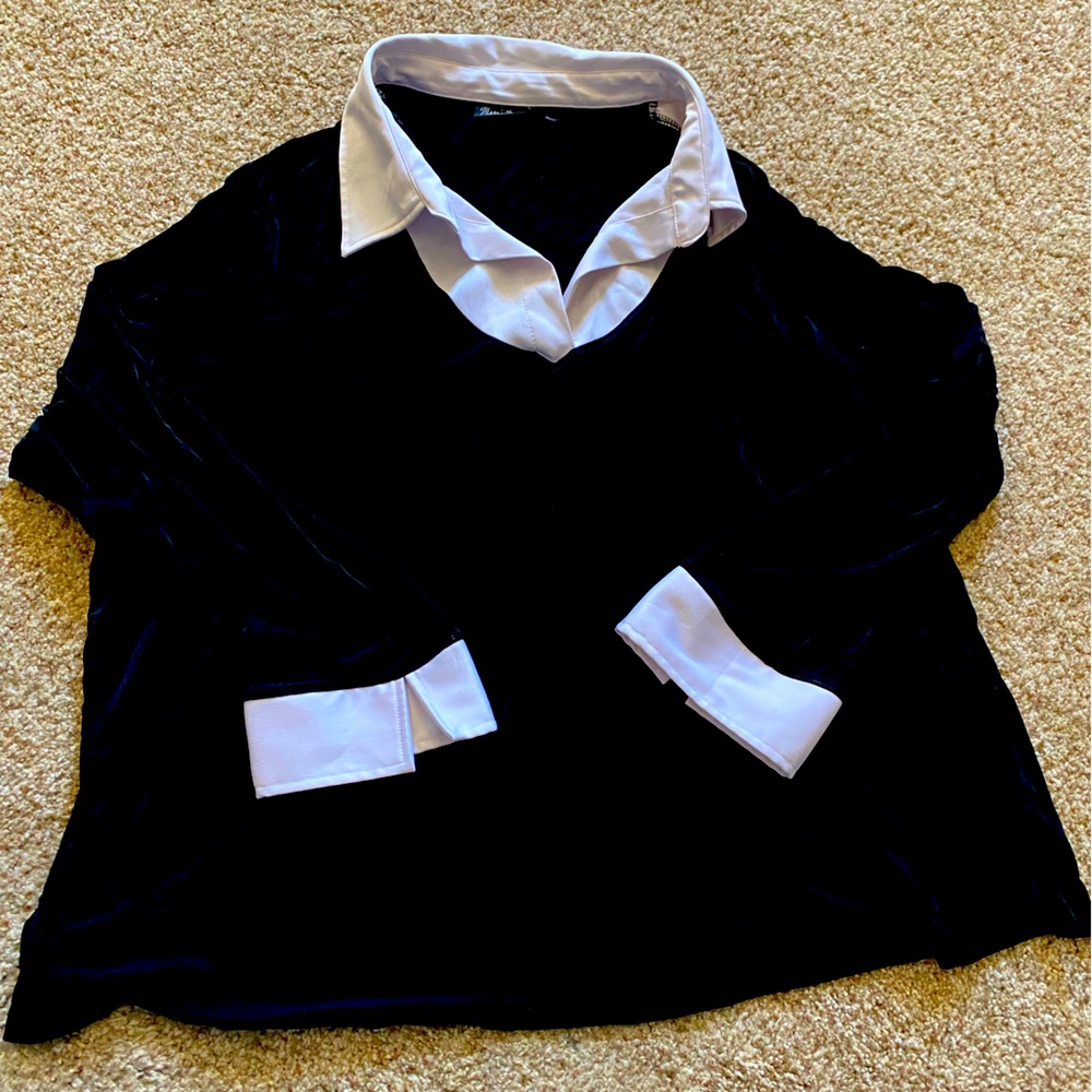 Maggie Barnes plus size 30/32 slinky collared top